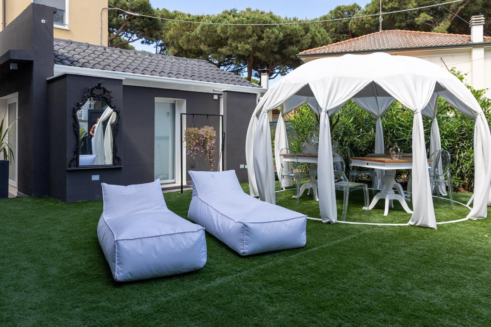 Villa Monti Suites&Aparts Cesenatico Esterno foto