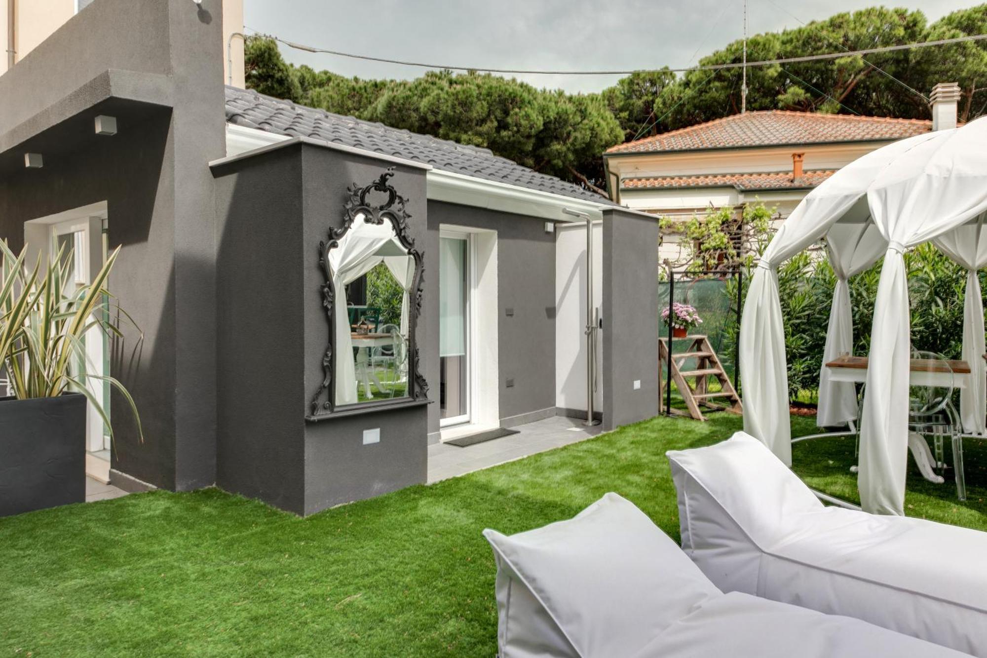 Villa Monti Suites&Aparts Cesenatico Esterno foto