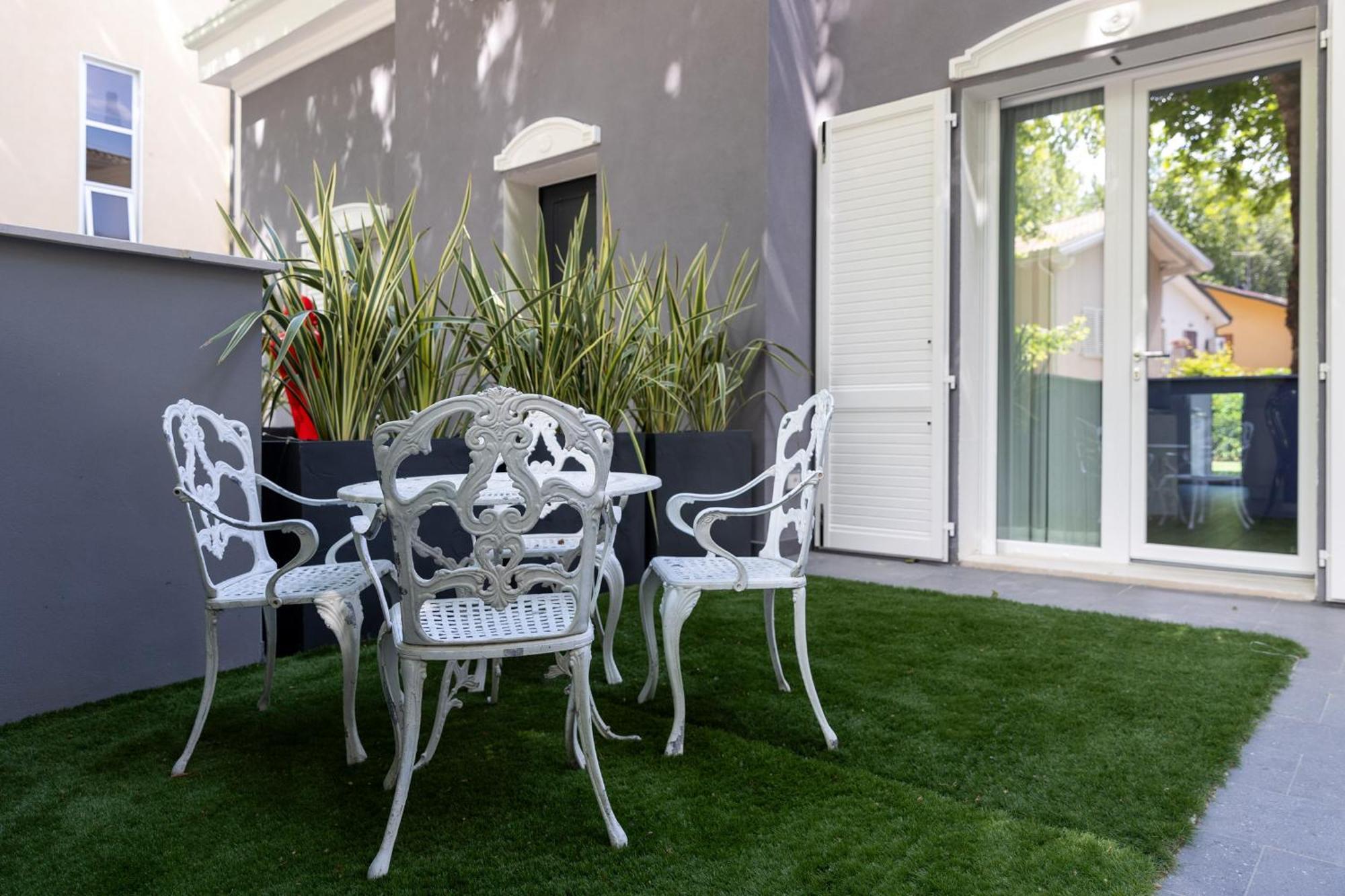 Villa Monti Suites&Aparts Cesenatico Esterno foto